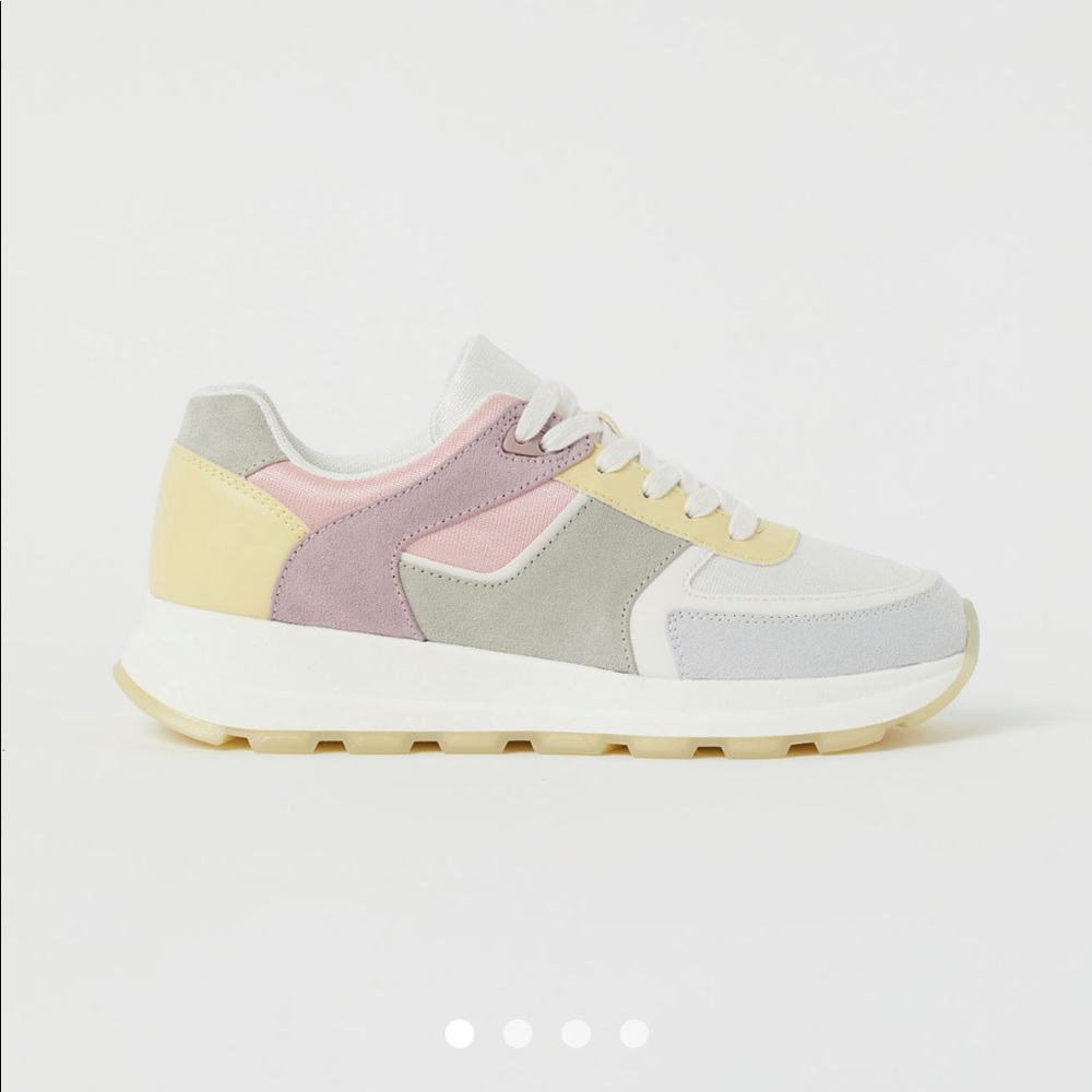 Only worn 1 time, comfy H&M casual sneakers